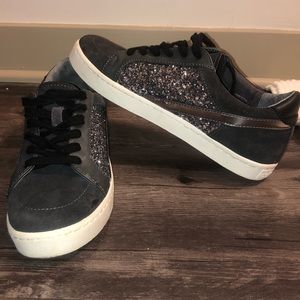 Dolce Vita Zoom Lace-up Sneakers!!